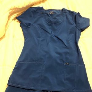 Scrub set